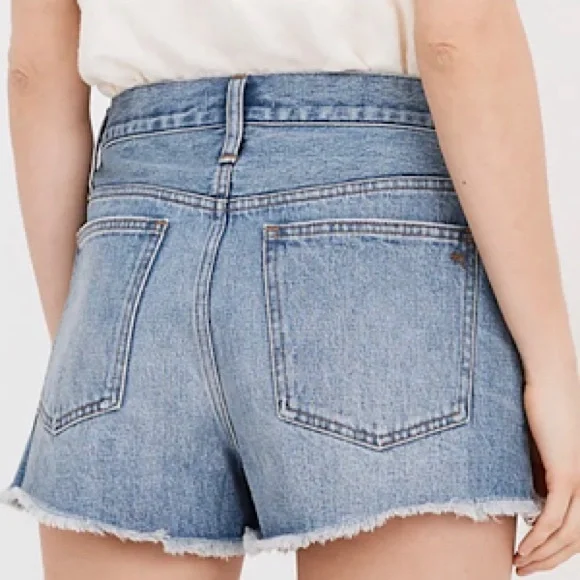 “NEW” Madewell Relaxed Denim Short - Picture 2 of 7